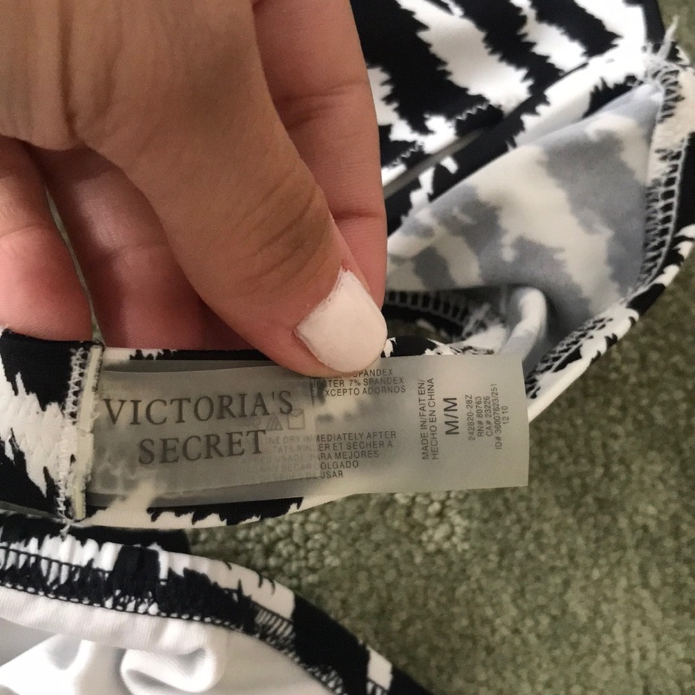Victoria’s Secret Zebra Bikini Top & Bottom Size M - Picture 6 of 7